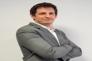Dr Elliott Kierszbaum spécialistes en orthopédie à Paris