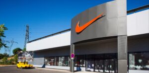 Nike Store Marseille Terrasses du Port boutiques de vêtements pour le sport à Marseille